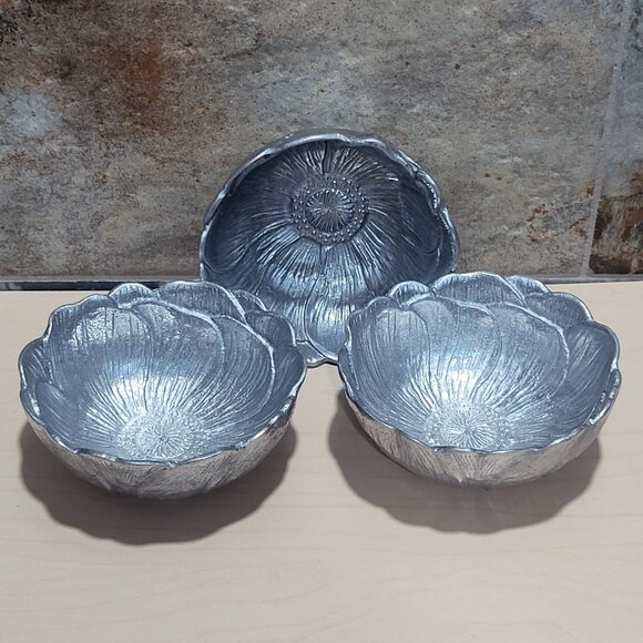 Martha Stewart Metal Aluminum Floral  Lotus Serving Bowl Set of 3 - Picture 1 of 10